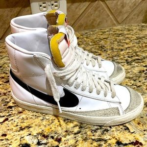 Nike Blazers Mid 77